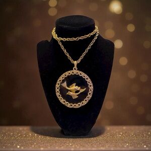 Vintage 1970s Gold Toned Pisces Necklace